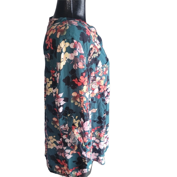 Torrid Green Floral Pullover Shirt 3X - Picture 3 of 6